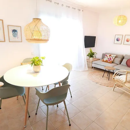 Casa Lea - Central, Cozy And Right By The Beach *