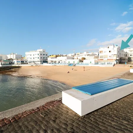 Apartman Casa Lea - Central, Cozy And Right By The Beach