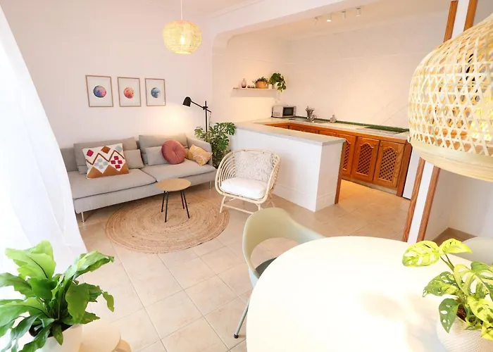 Casa Lea - Central, Cozy And Right By The Beach Appartamento