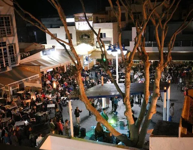 Casa Lea - Central, Cozy And Right By The Beach