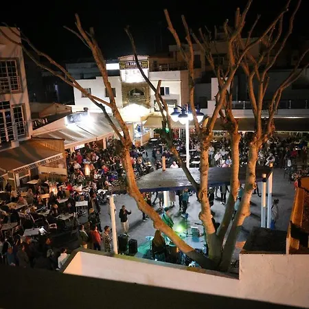 Casa Lea - Central, Cozy And Right By The Beach